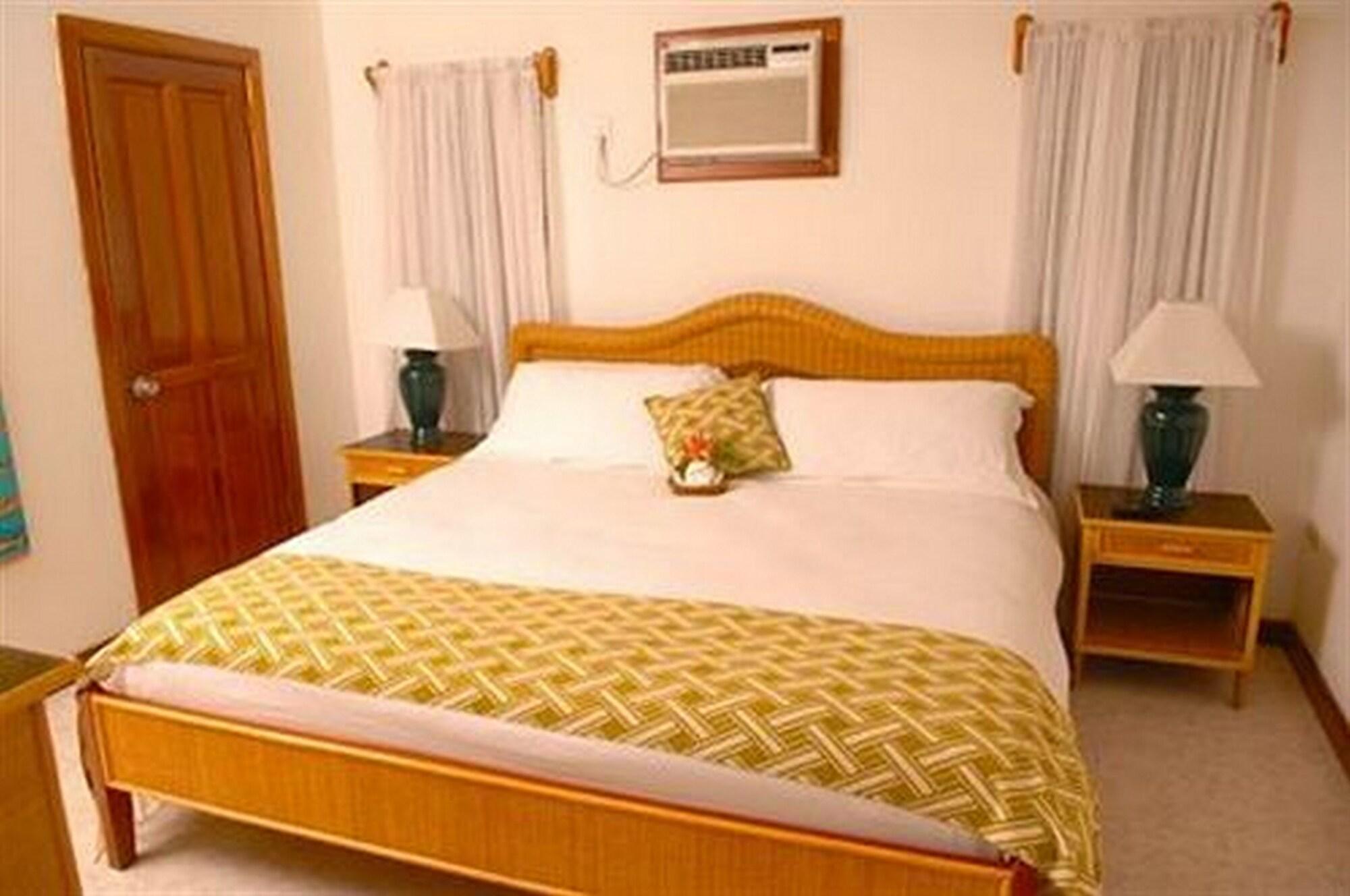 The Palms Oceanfront Suites ซานเปโดร ภายนอก รูปภาพ